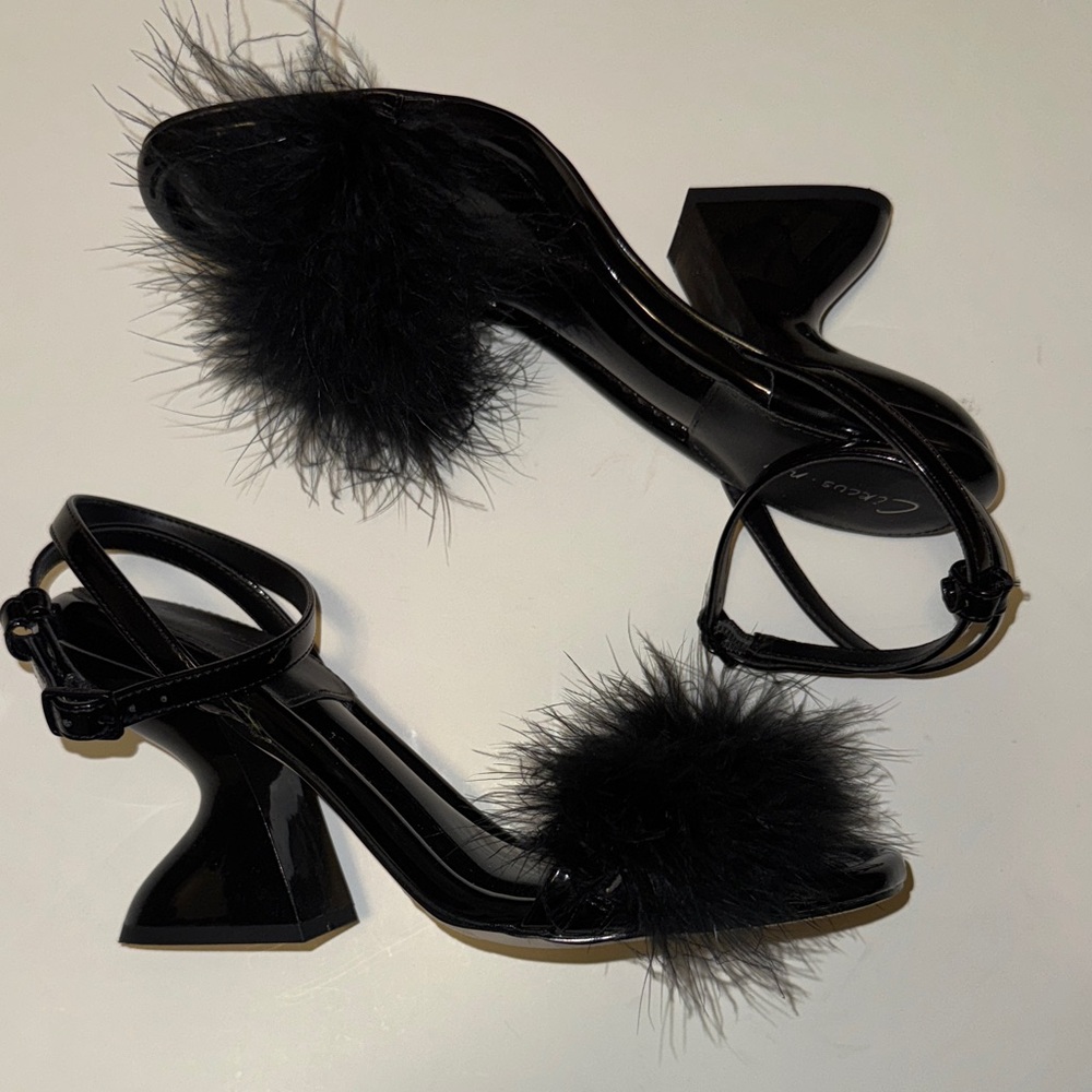Circus Ny Brenna Black Feathered Women's Sandals - Picture 2 of 5